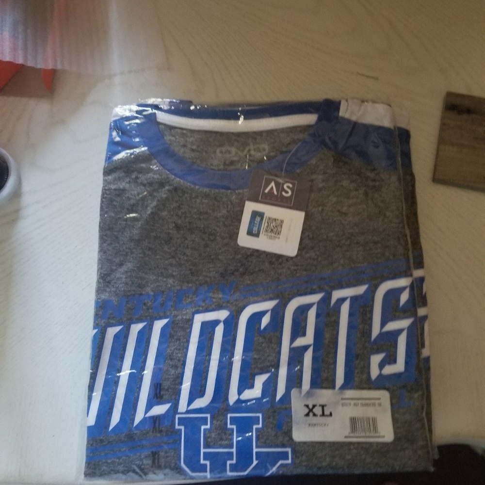 Kentucky wildcats tshirt dri fit material
